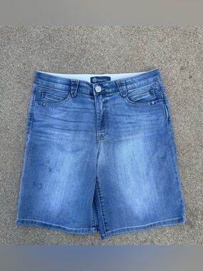 Democracy Ab Solution Stretch Bermuda Denim Jean Shorts Women's 8 preloved